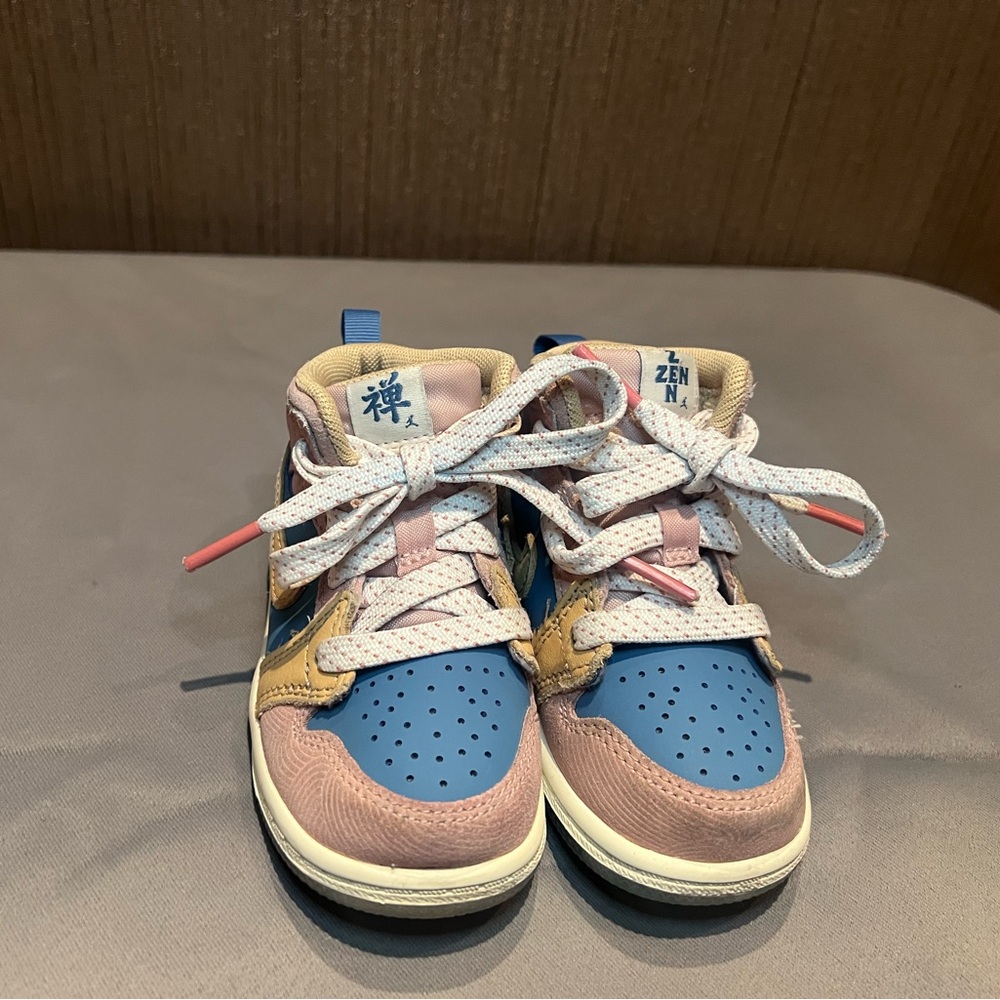 Jordan 1 Mid - Picture 3 of 5